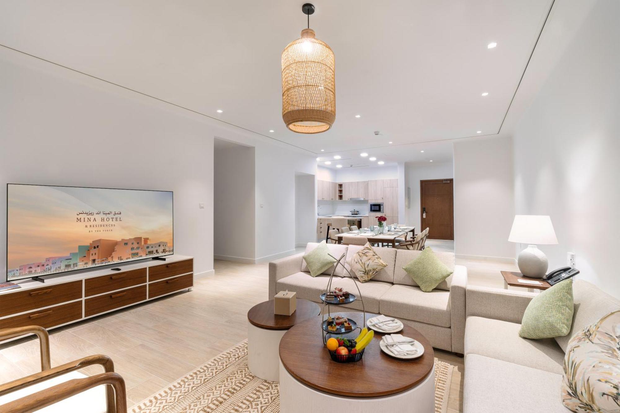 Mina Hotel And Residences By The Torch Ad-Dauha Zewnętrze zdjęcie A living room at the Ritz-Carlton, DIFC